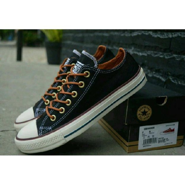 Converse Hitam Golde