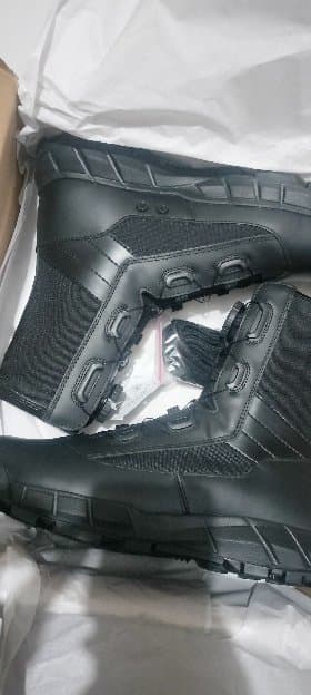 Sepatu Tali Putar Ukuran 43