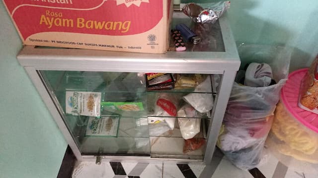 Etalase Roko 2 Pintu Sleding