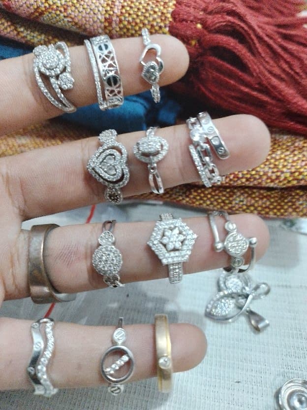 Jual Beli Emas Dan Berlian