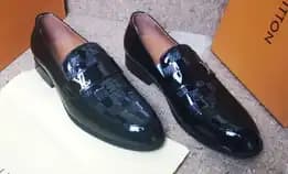 Sepatu Pantofel Formal Louis Vuitton Lv Emboss Pria