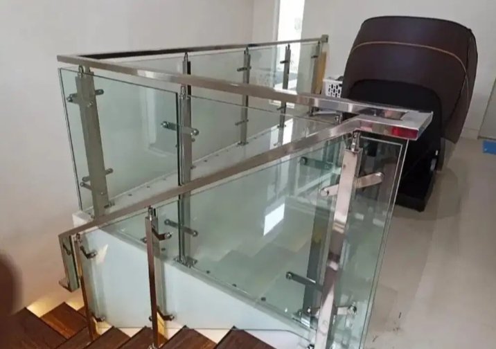 Reling Tangga Stalis Kaca