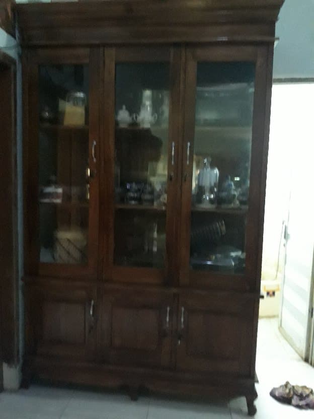 Lemari Hias 3 Pintu Jati