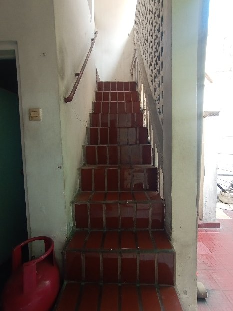 Di Jual Rumah Area Asri Nyaman Tenang Siap Huni Lokasi Rewin, Waru Sidoarjo 