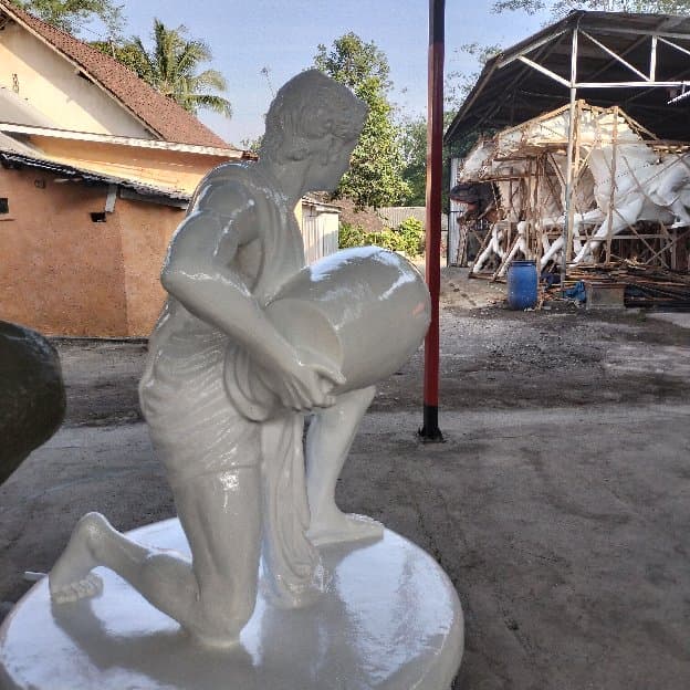 Patung Guci