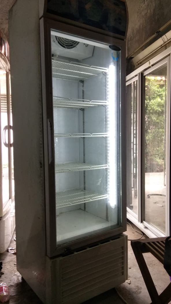 Showcase. Freezer. Chiler