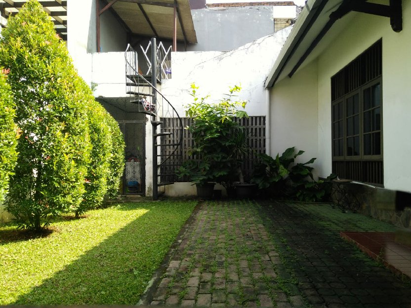Dijual Rumah Terawat Di Perumahan Kemang Pratama Bekasi Akses Jalan Lebar 