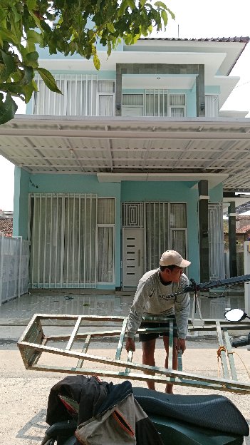 Kanopi Atap Alderon Rangka Besi Holoh