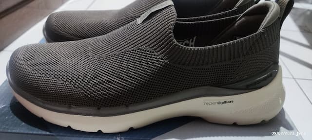 Skechers Go Walk 6