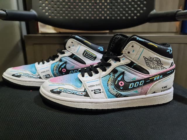Nike Aj1/ Air Jordan Mid Cyberpunksize 40