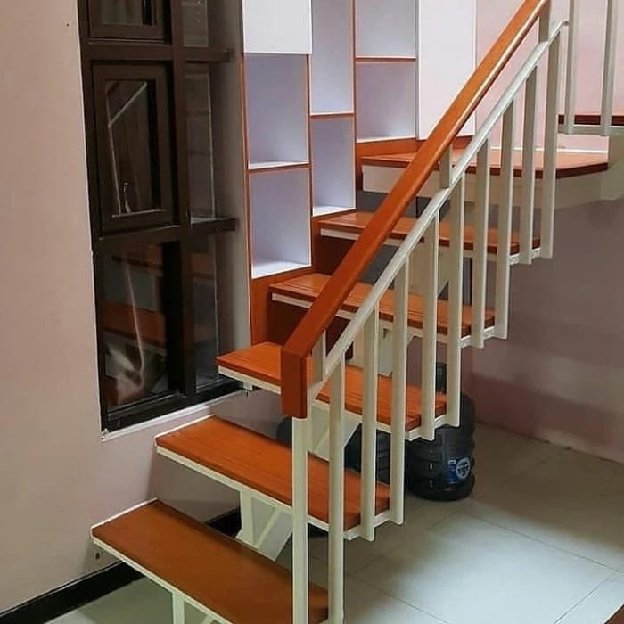 Pintu Dorong Tangga Reling