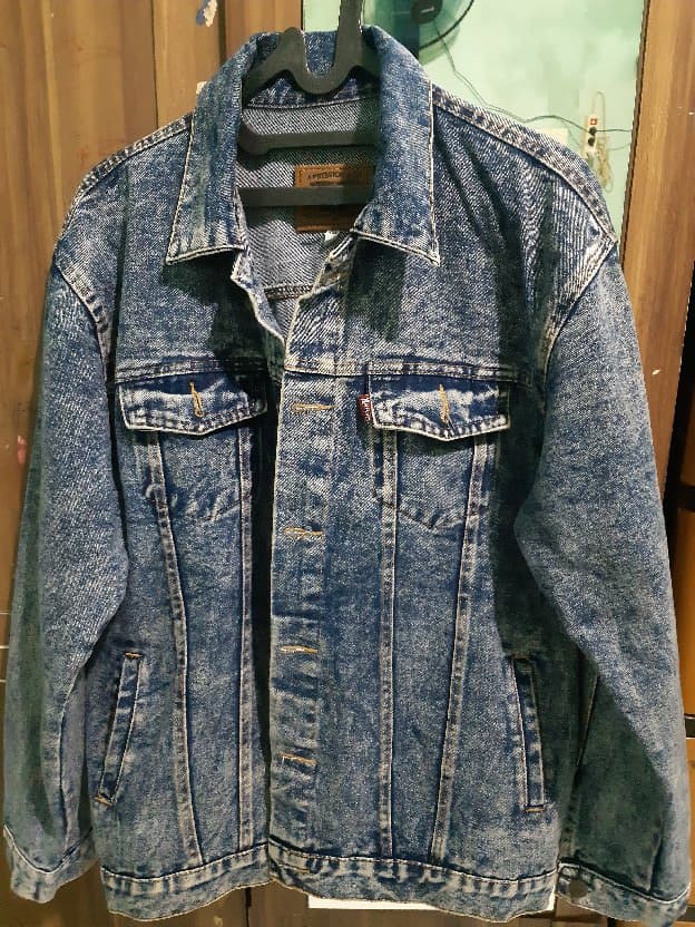 Jaket Levis