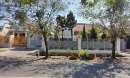 Rumah Lama Sangat Bagus Di Kawasan Manyar Kota Surabaya