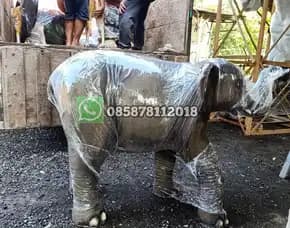 Patung Gajah Kecil