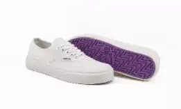 Sepatu Sneakers Casual Pria Wanita