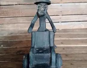 Kayu Sonokeling Naik Becak Atau Skuter