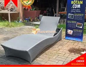 Sunbed Sun Lounger Rotan Sintetis Kursi Kolam Renang