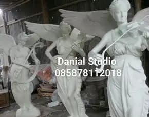 Patung Malaikat Bersayap