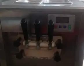 Dijual Mesin Es Krim 3 Tuas Untuk Usaha Es Krim Terkenal