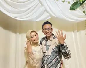 Pilihan Anak Muda, Kebaya Modern Lamaran, Bawahan Kebaya, Kebaya Hijab, Wakatobi, Neng Lina Kebaya
