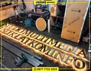 0877-7723-2025 Produksi Huruf Timbul Stainless Nyala Belakang (Backlight)