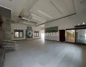 Rumah Mewah Kondisi Kosong Di Cempaka Putih Jakarta Pusat