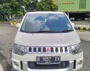 Mitsubishi Delica At 2015