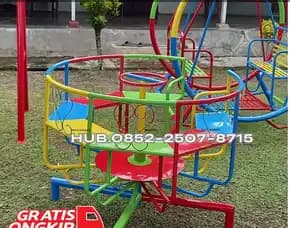 Gambar Ayunan Besi Bulat Besar Dan Mainan Playground Kec Gayungan Kota Surabaya