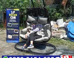 Pengrajin Kursi Gantung / Ayunan Rotan Sintetis  2 Penyangga