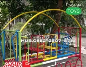 Gambar Ayunan Besi Bulat Besar Dan Mainan Playground Kec Karangan Trenggalek