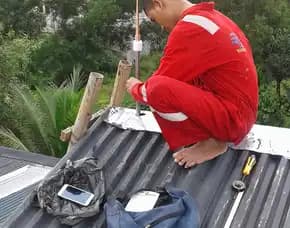 Profesi Teknisi : Ahlinya Pasang Penangkal Petir Di Warung Gunung