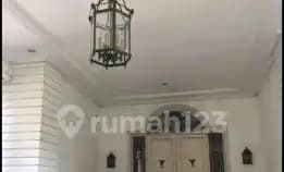 Rumah Sangat Mewah Hook Di Kemang, Mampang