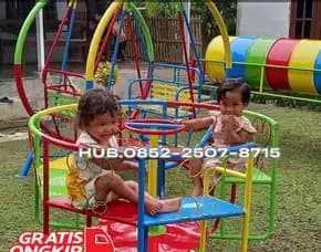 Gambar Ayunan Besi Dan Jungkat Jungkit Kec Bakung Blitar