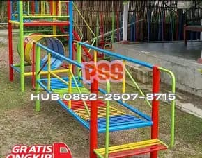 Gambar Ayunan Besi Bulat Besar Dan Mainan Playground Kec Petang Bandung Bali