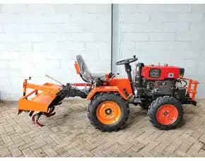 Traktor Pertanian