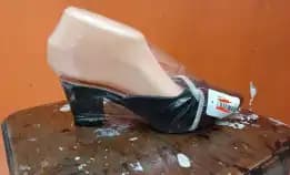 Bustong Wanita