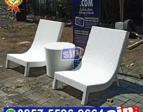 Sunbed Pool Rotan Sintetis Model Buntung Rotan Sintetis