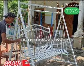 Gambar Ayunan Besi Bulat Besar Dan Mainan Playground Kec Kejayan Pasuruan