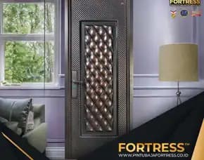 (Fortress) Pintu Besi Minimalis 2 Pintu Motif Kayu Di Banjarmasin