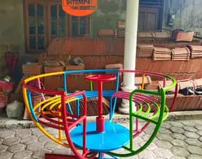 Produsen Playground Set Ayunan Besi Untuk Taman Bisa Riquest Purbalingga