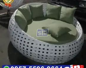 Pengrajin 1 Unit Sofa Malas Rotan Sintetis