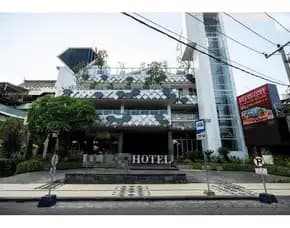 Dijual Hotel Mewah Aktif Di Jalan Raya Legian, Kuta, Bali
