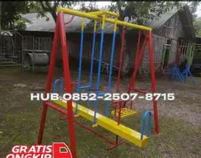 Gambar Ayunan Besi Klasik Dan Mainan Playground Outdoor Kec Kwanyar Bangkalan