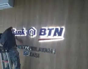 Huruf Timbul Akrilik