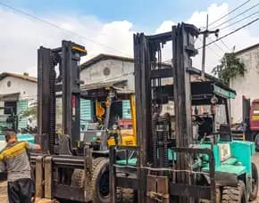 Terpercaya Pesan Sewa Forklift 3 Ton Industri Surabaya Krembangan