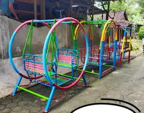 Perngrajin Ayunan Besi Taman Dan Jungkat-Jungkit Di Ayah Kebumen