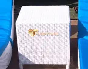 Meja Sunbed Rotan Sintetis