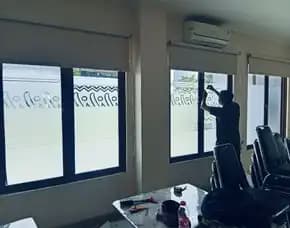 Jasa Pasang Sticker/Kaca Film Rumah Karawaci