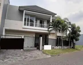 Jual Rumah Graha Family Minimalis Surabaya Kosong Strategis