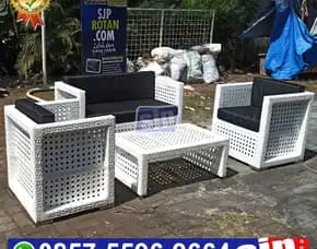 Pengrajin Sofa Rotan Sintetis Minimalis